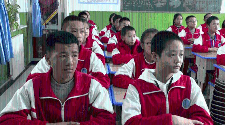 别的公司拿我的身份证做工资可以举报他偷税漏税吗？
